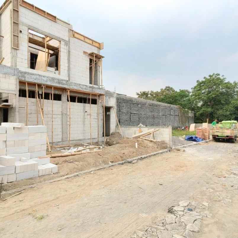 dijual rumah selatan rusunawa jongke