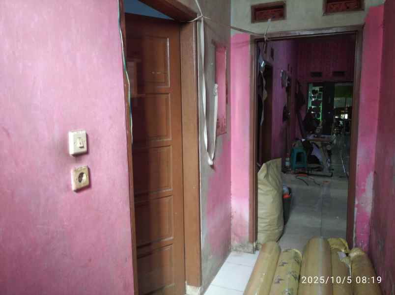 dijual rumah semi usaha lokasi strategis depan pabrik