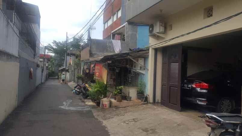 dijual rumah senayan