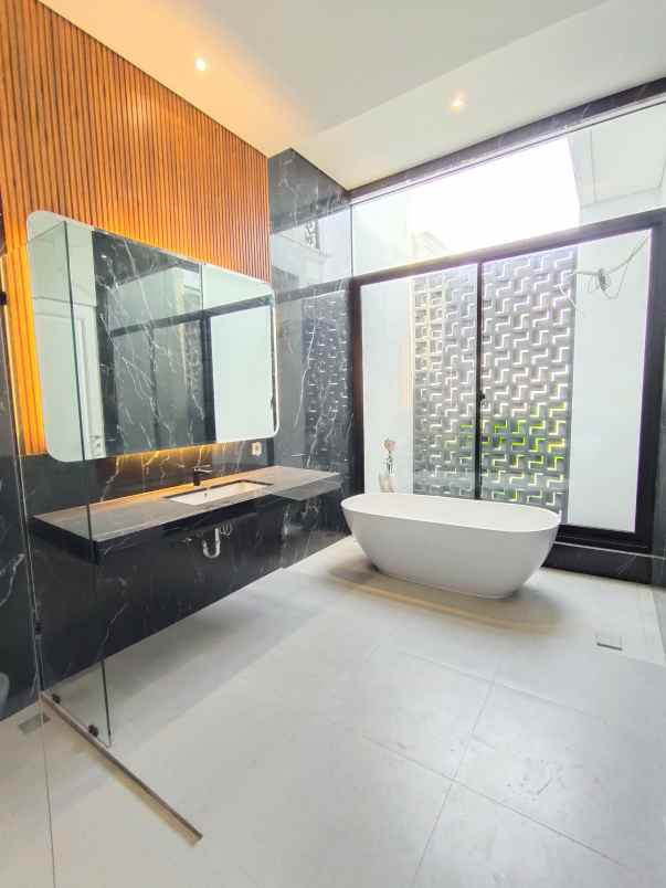 dijual rumah sentul city babakan madang