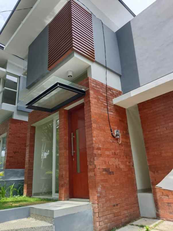 dijual rumah siap huni 950 juta lokasi di tidar