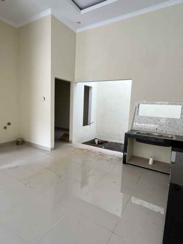 dijual rumah sidoluhur godean