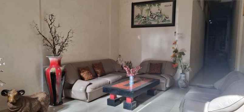 dijual rumah simokerto