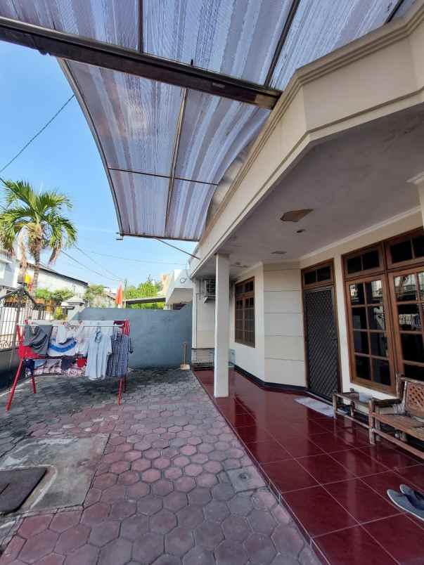 dijual rumah simpang darmo permai