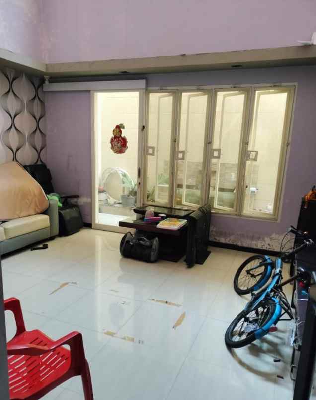 dijual rumah simpang darmo permai selatan