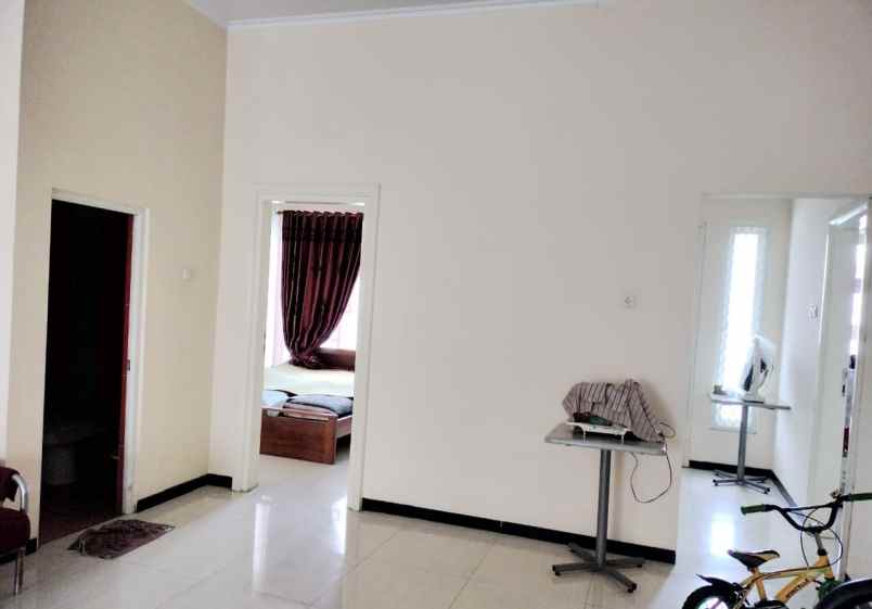dijual rumah simpang darmo permai selatan