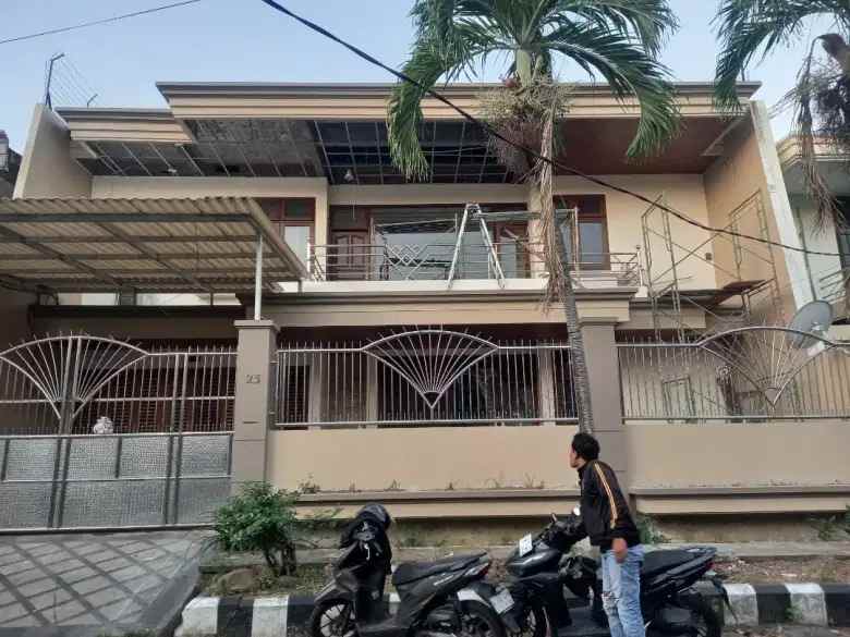 dijual rumah simpang darmo permai selatan surabaya