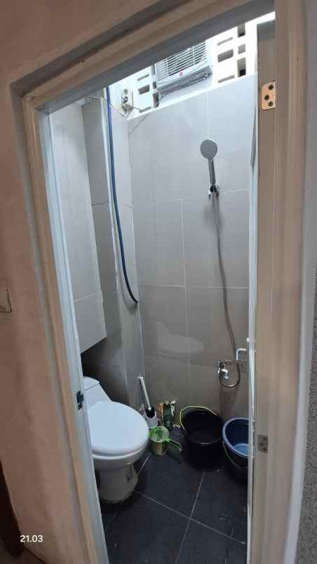 dijual rumah srengseng sawah