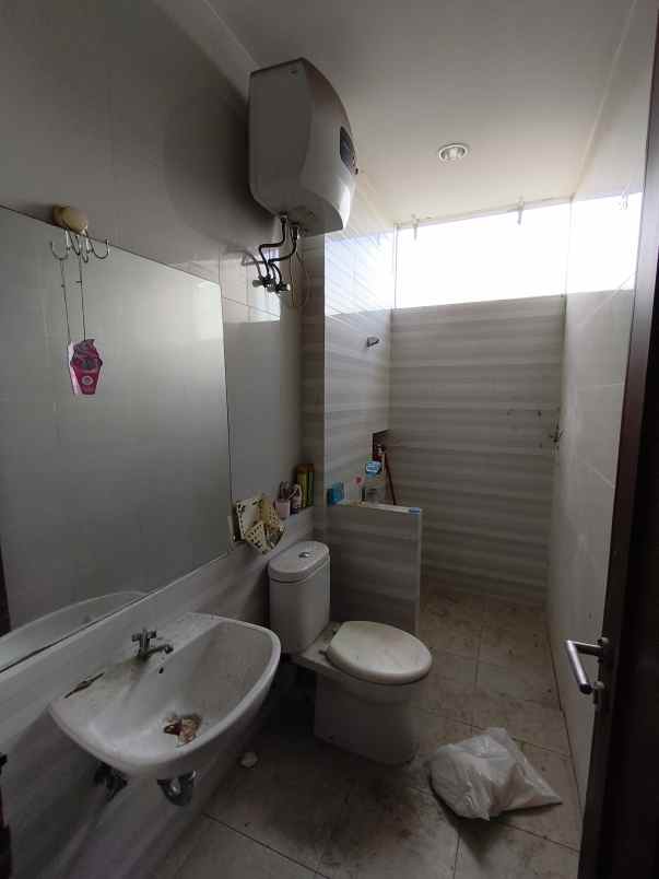 dijual rumah srimahi dalam regol kota