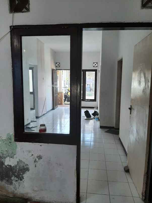 dijual rumah strategis