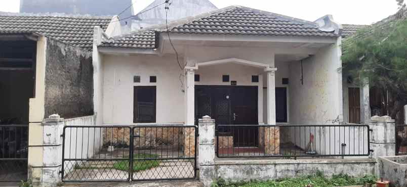 dijual rumah strategis