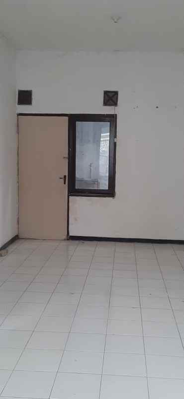 dijual rumah strategis