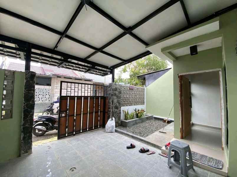 dijual rumah strategis