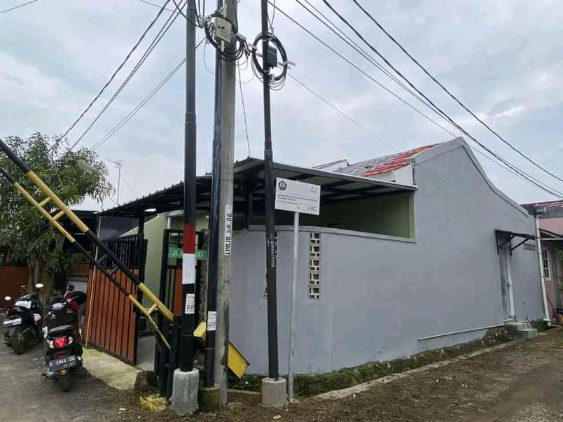 dijual rumah strategis