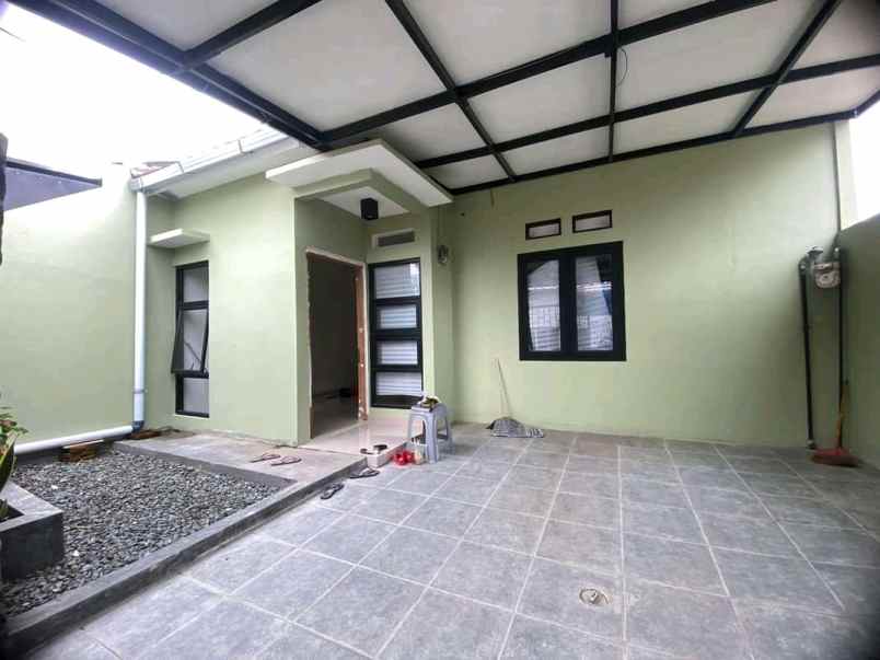 dijual rumah strategis