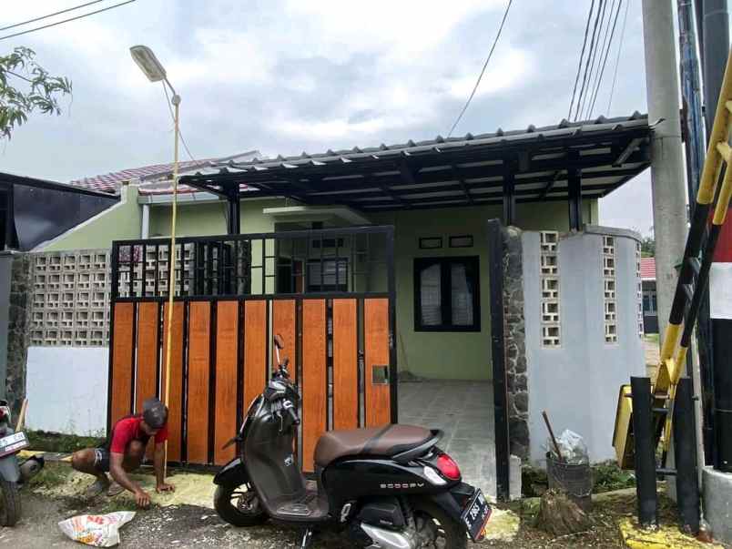 dijual rumah strategis