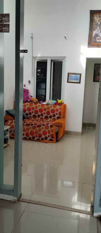 dijual rumah strategis