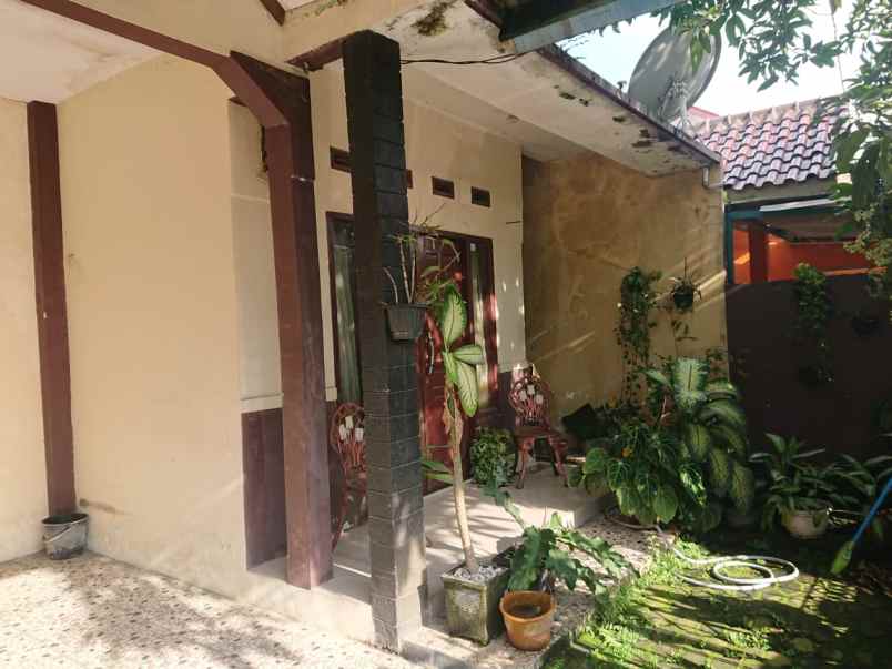 dijual rumah strategis