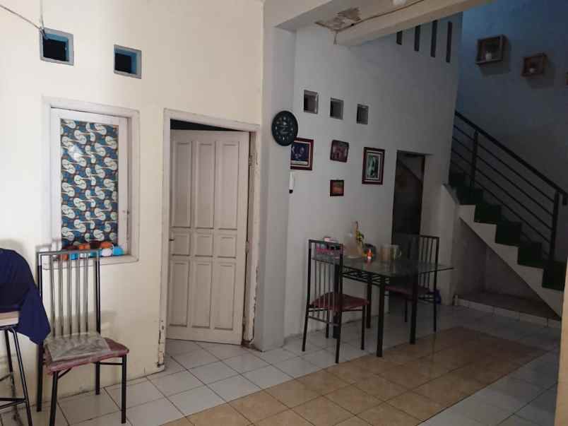 dijual rumah strategis