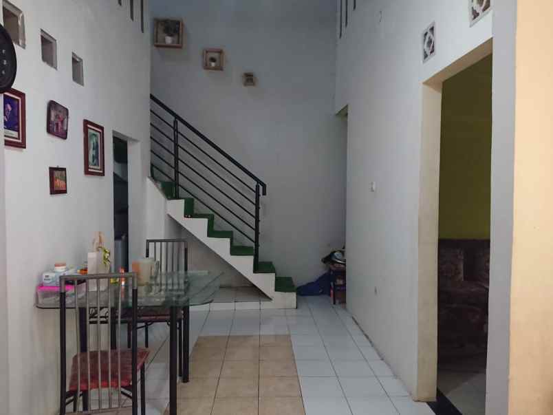 dijual rumah strategis