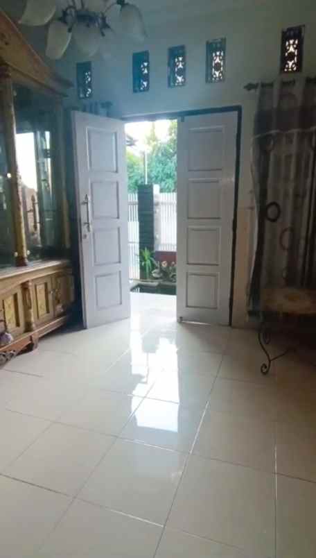 dijual rumah strategis