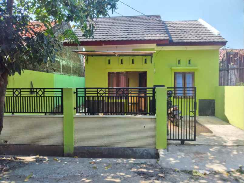 dijual rumah strategis