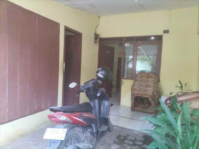 dijual rumah strategis