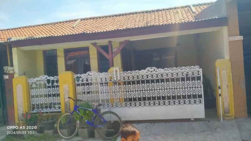 dijual rumah strategis