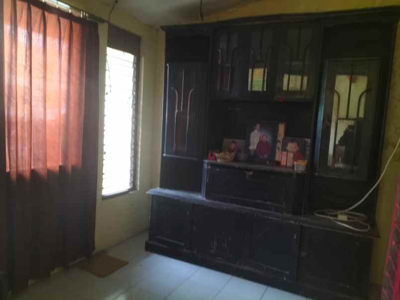 dijual rumah strategis