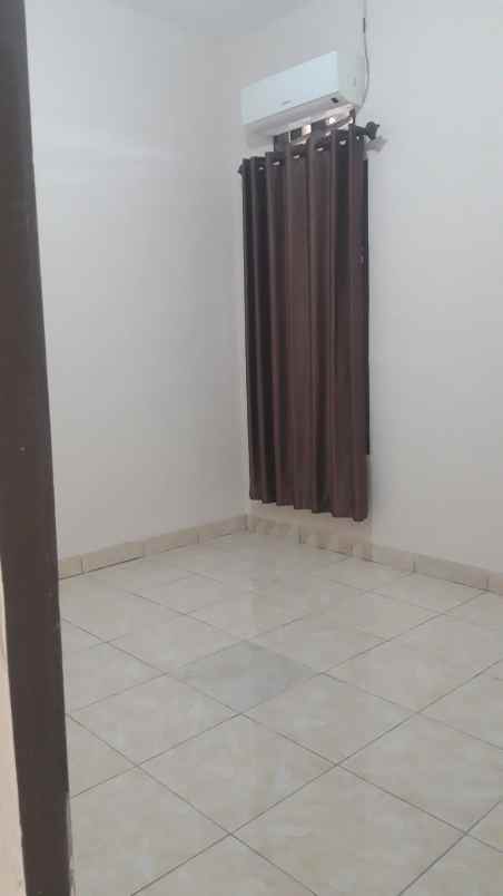 dijual rumah strategis