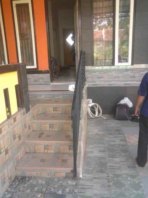 dijual rumah strategis