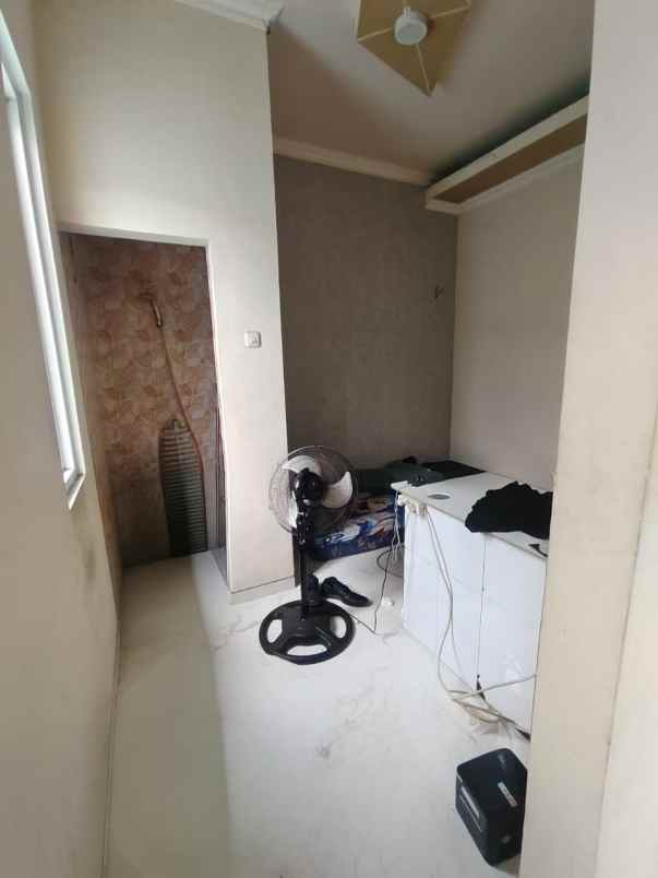 dijual rumah sukolilo dian regency