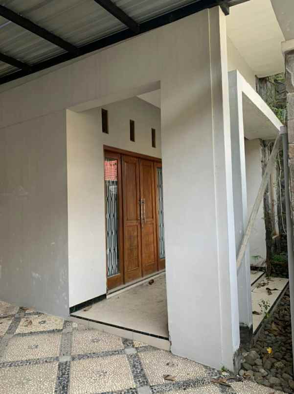 dijual rumah sumber dekat saba buana