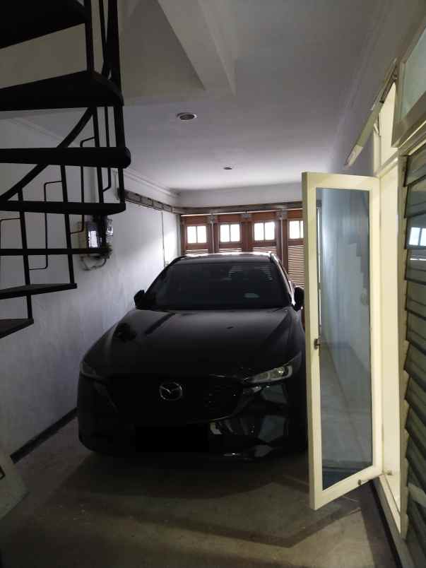 dijual rumah sunter bisma