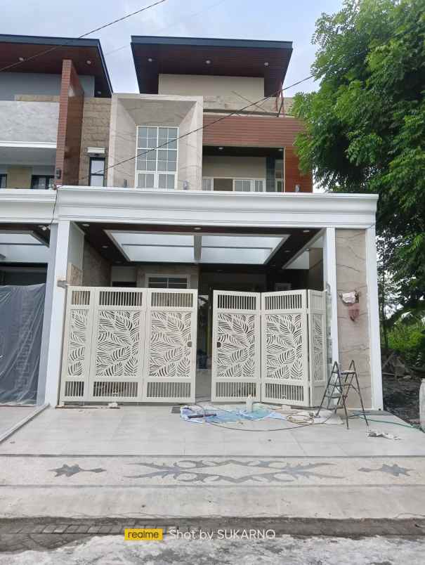 dijual rumah surabaya selatan