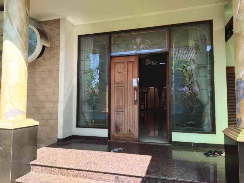 dijual rumah sutorejo