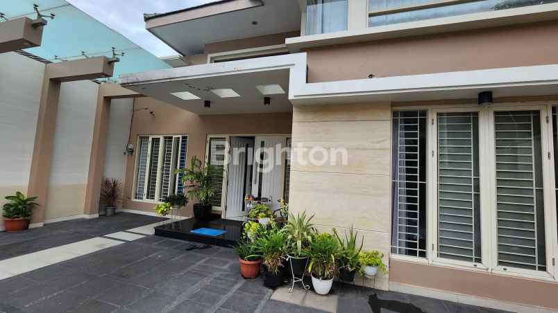 dijual rumah sutorejo