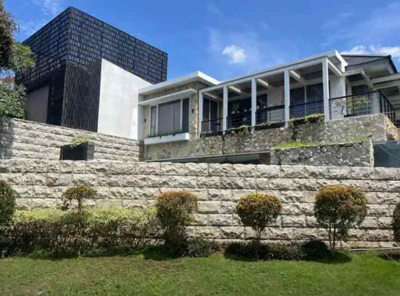 dijual rumah taman hunian satelit