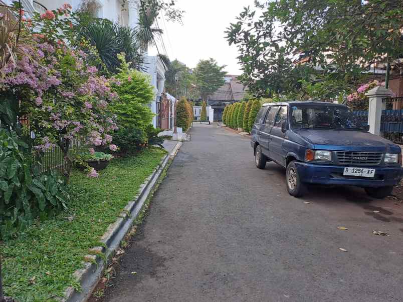 dijual rumah taman malaka pondok kelapa