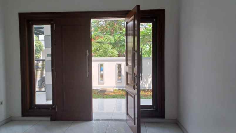 dijual rumah taman modern cakung