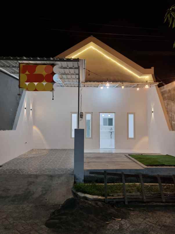 dijual rumah taman puspa anggaswangi