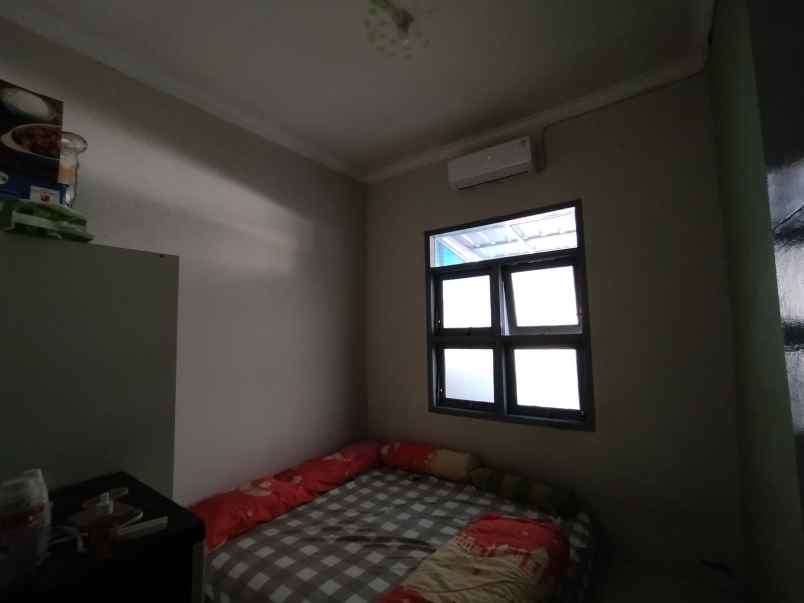 dijual rumah taman serua blok j1 no 19