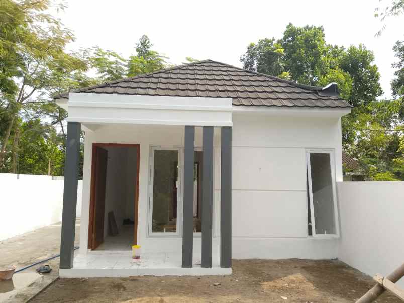 dijual rumah tamanmartani kalasan