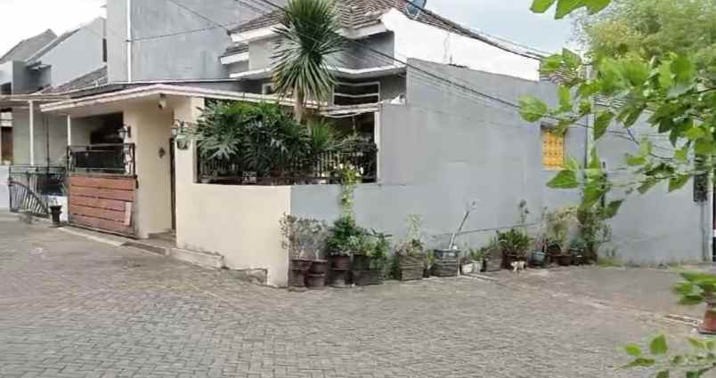 dijual rumah tasikmadu