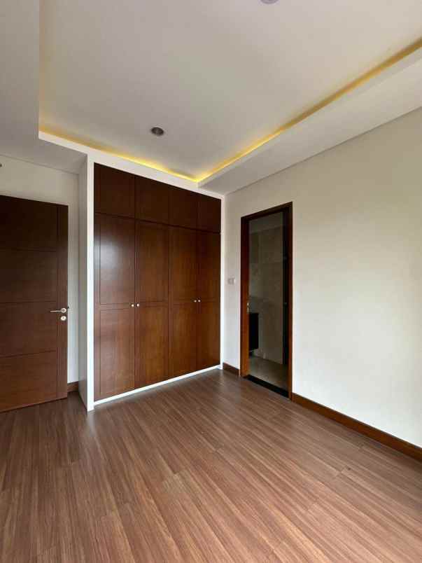 dijual rumah tb simatuoang cilandak jaksel