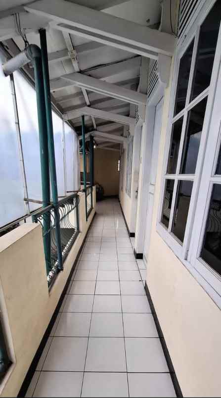 dijual rumah terawat 2 lantai di turangga bandung