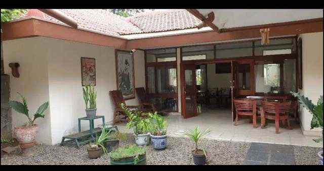 dijual rumah terawat dibawah njop gegerkalong