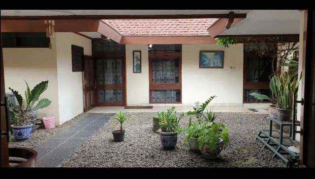 dijual rumah terawat dibawah njop gegerkalong