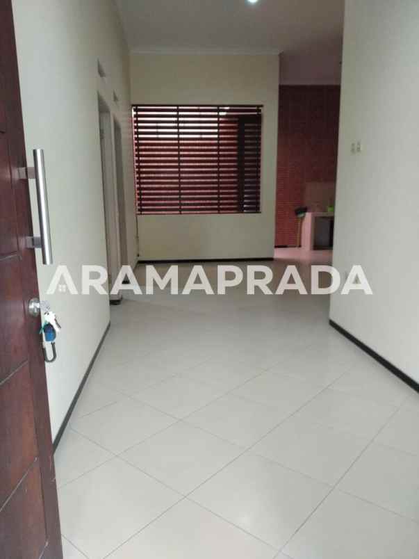 dijual rumah teuku umar