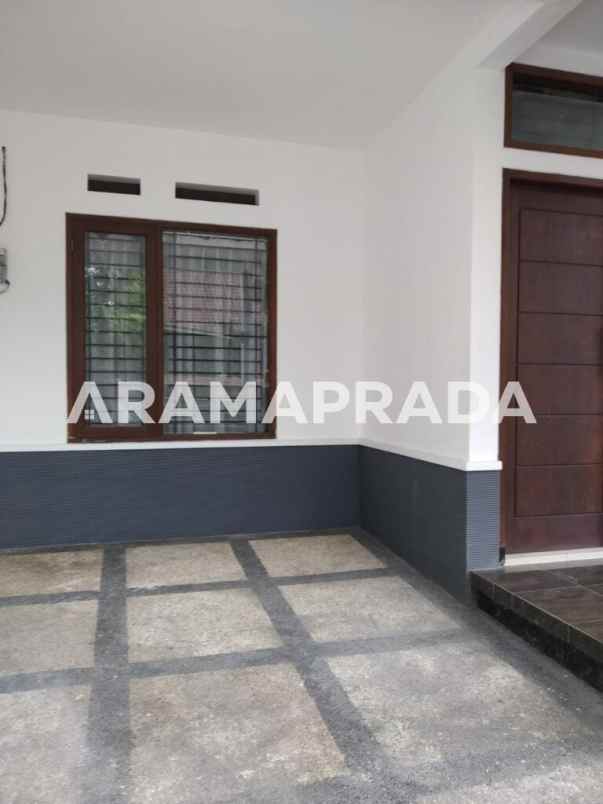 dijual rumah teuku umar